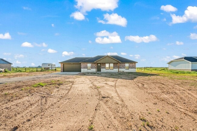 Building Photo - Country Living In Roosevelt ISD!