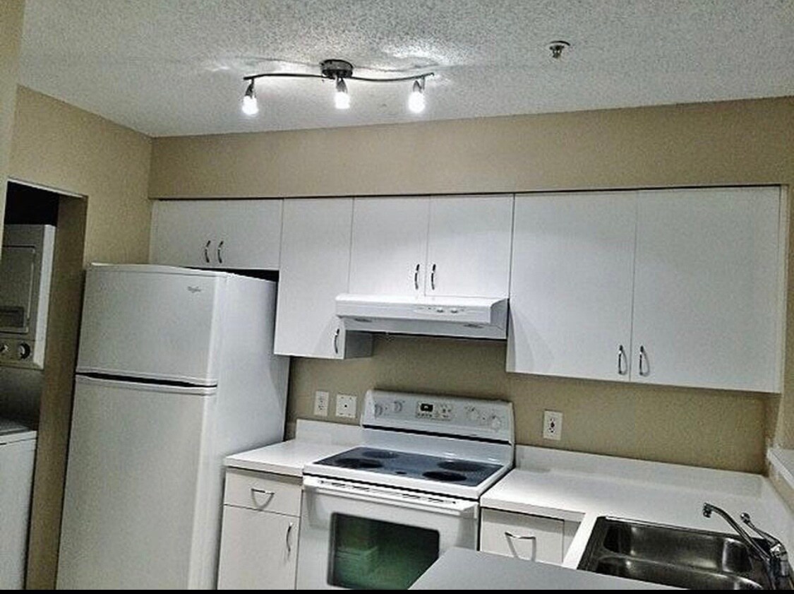 Building Photo - 12118 Saint Andrews Pl