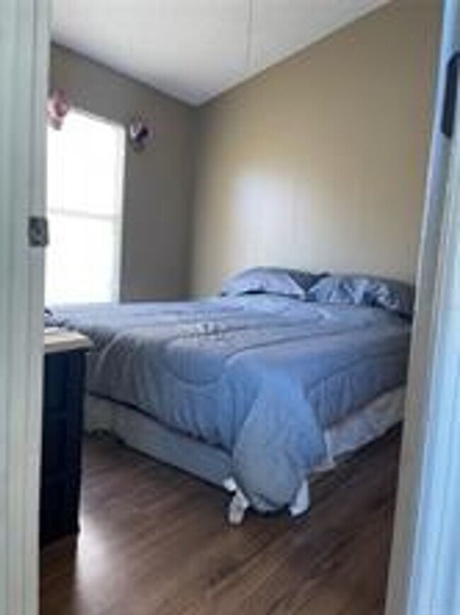 Building Photo - 751 Country Woods Cir