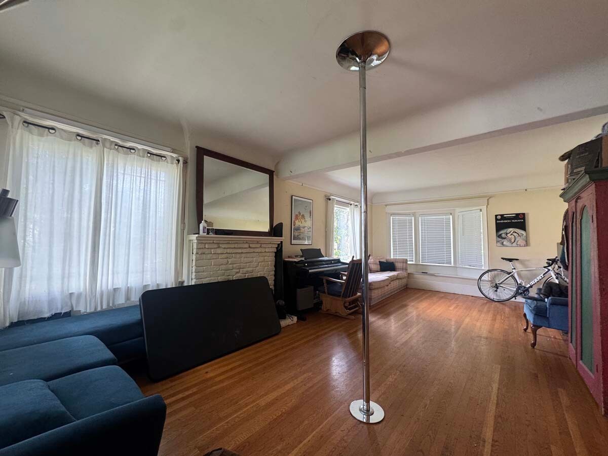 Building Photo - 2836 Derby St