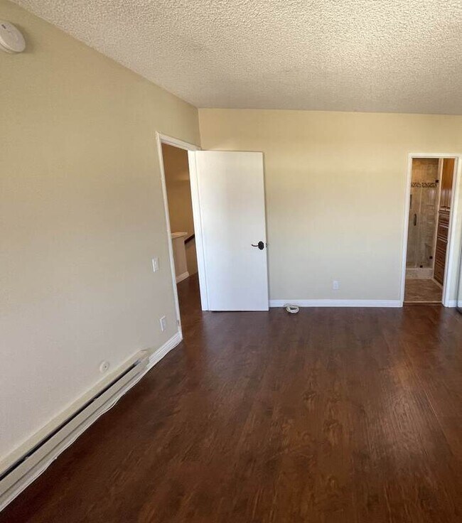 Building Photo - 356 Miraleste Dr