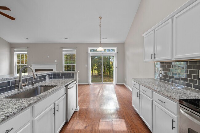 Building Photo - 10777 White Dogwood Dr