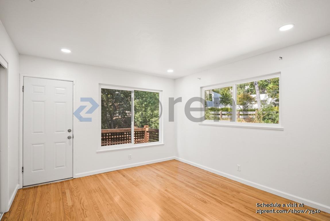 Building Photo - 1296 Albina Ave