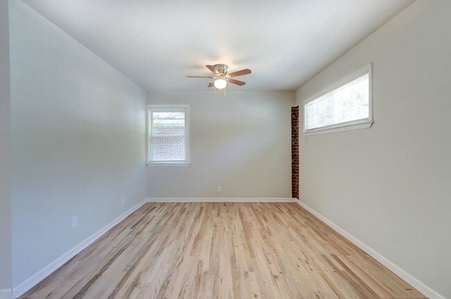 Building Photo - 2435 E 39th St