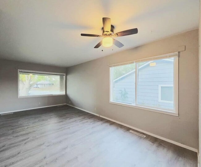 Building Photo - 1261/1263 Montana St.