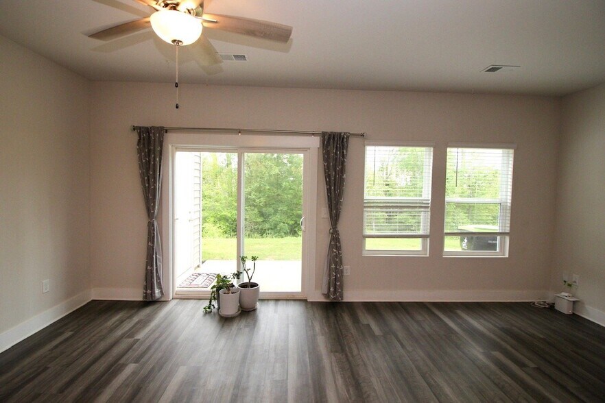 Building Photo - 35 Beachley Pl