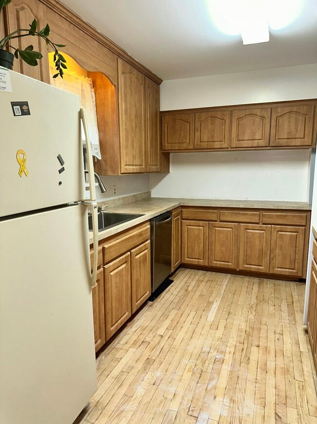 Building Photo - 99 S Lamar St