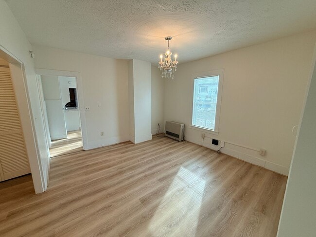 Primary Photo - 35 Wentworth St