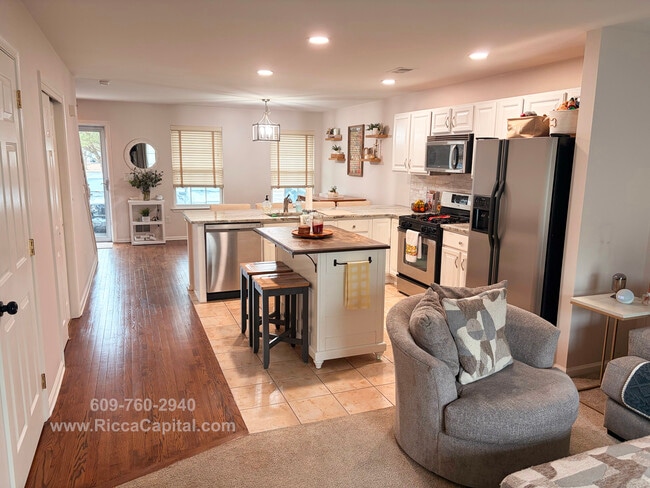 Building Photo - 145 Yorktown Blvd