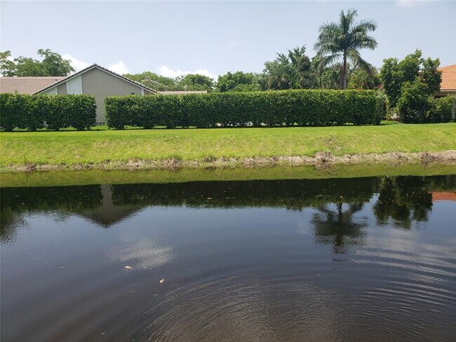 Building Photo - 12252 Royal Palm Blvd