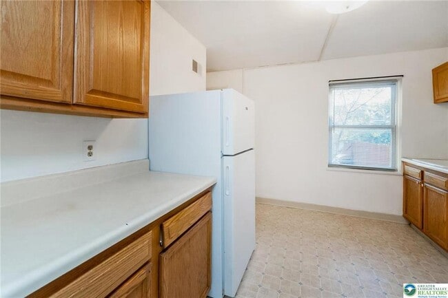 Building Photo - 240 Palmer St