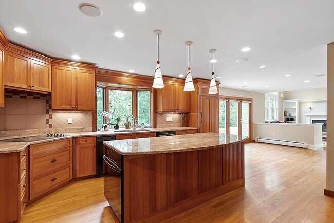 Building Photo - 2 Sunset Ridge