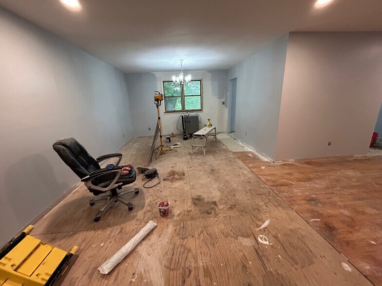 Building Photo - 1116 Dawn Valley Dr