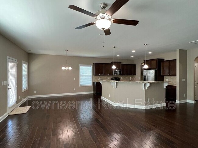 Building Photo - 1031 Liberty Ln