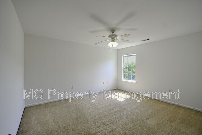 Building Photo - 722 Overlook Rd