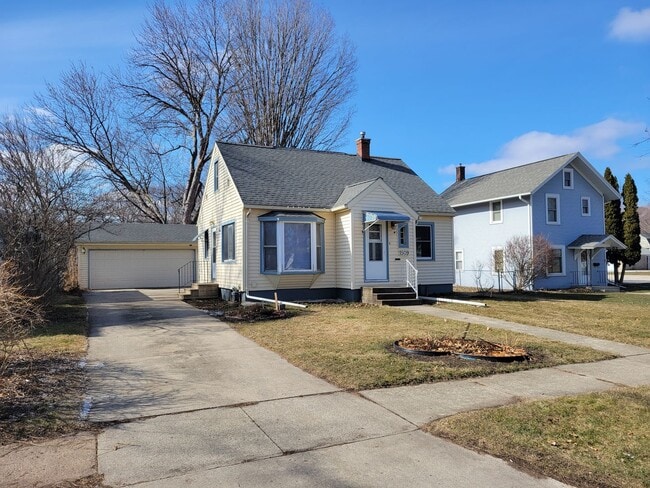 Building Photo - 3 Bedroom Single Family home for Rent