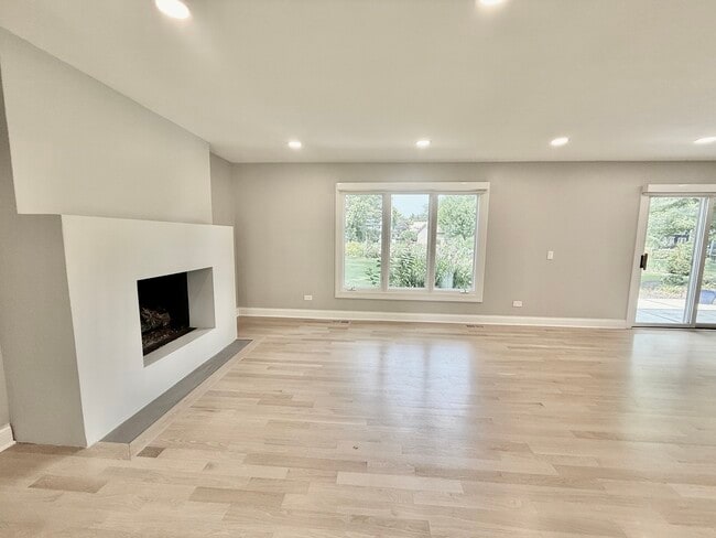 Building Photo - 1019 Thunderbird Ln