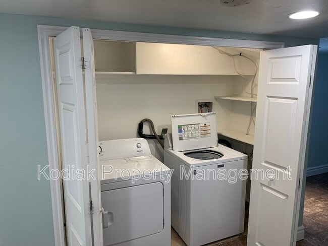 Building Photo - 150 W 1050 S