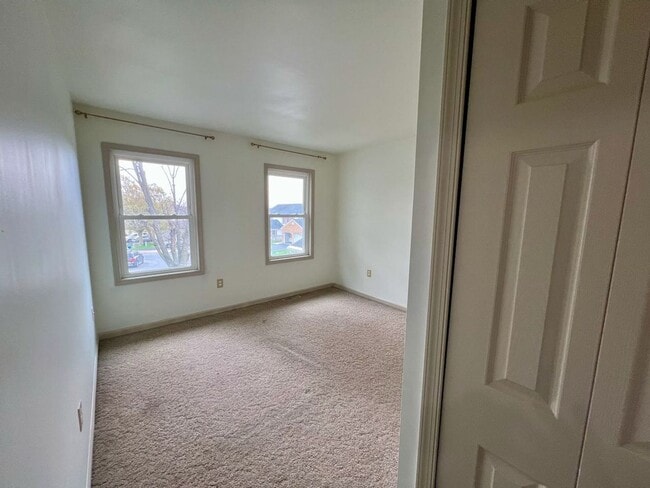 Building Photo - Townhome in a Great Community! 3bd/2.5ba