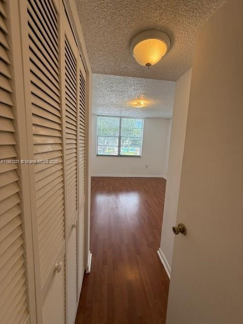 Building Photo - 9350 Fontainebleau Blvd