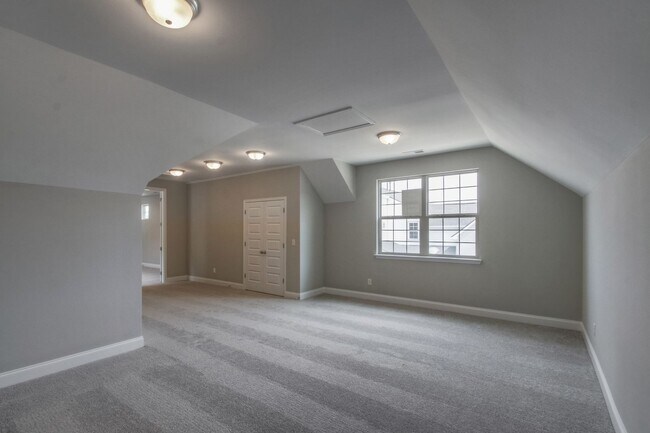 Building Photo - Resort Style Living in Franklin!