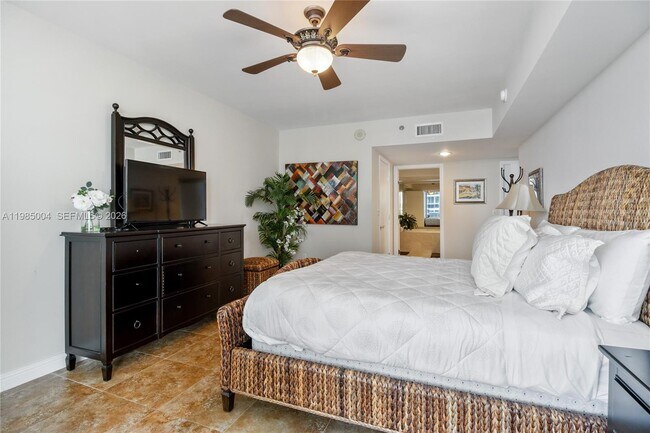 Building Photo - 1830 S Ocean Dr