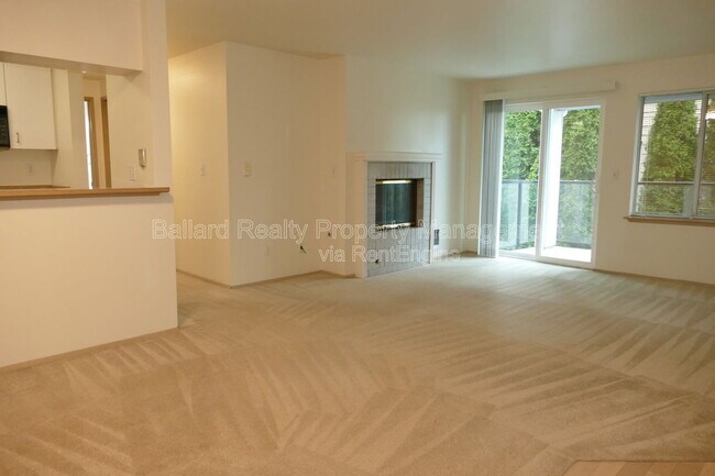Building Photo - 2244 13th Ave W
