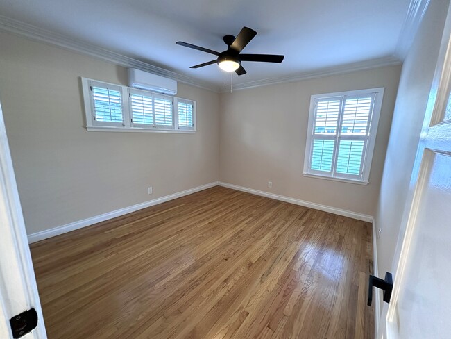 Master Bedroom - 5639 E Spring St