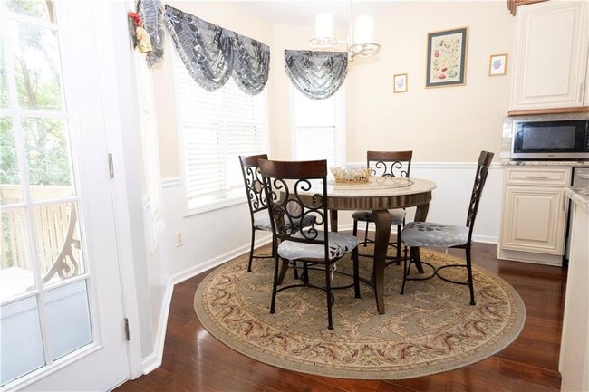 Building Photo - 315 Myrtlewood Terrace NW