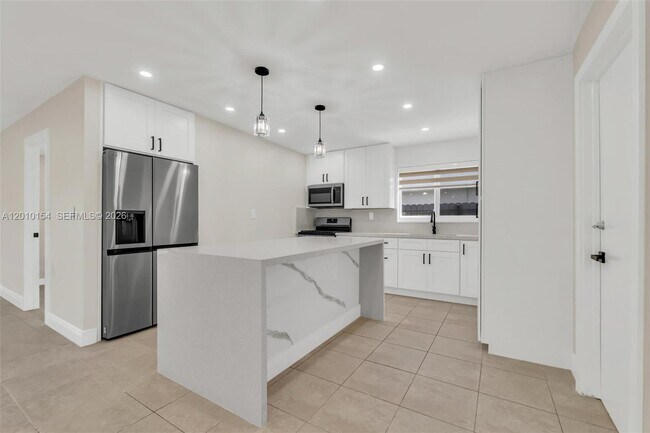 Building Photo - Southwest 86th Street, Miami, FL 33183 - 4 BR 2 BA single-family home