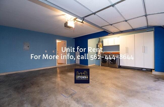 Building Photo - Townhome - 3 Bedrooms-2.5 Baths - South Gate