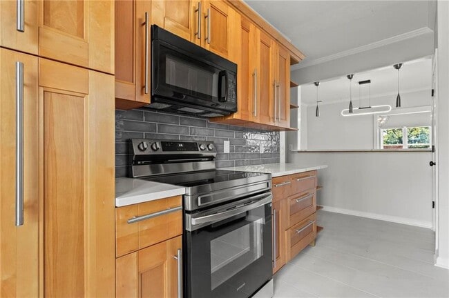 Building Photo - 520 Angier Ave NE