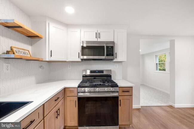 Building Photo - 4 Walnut St