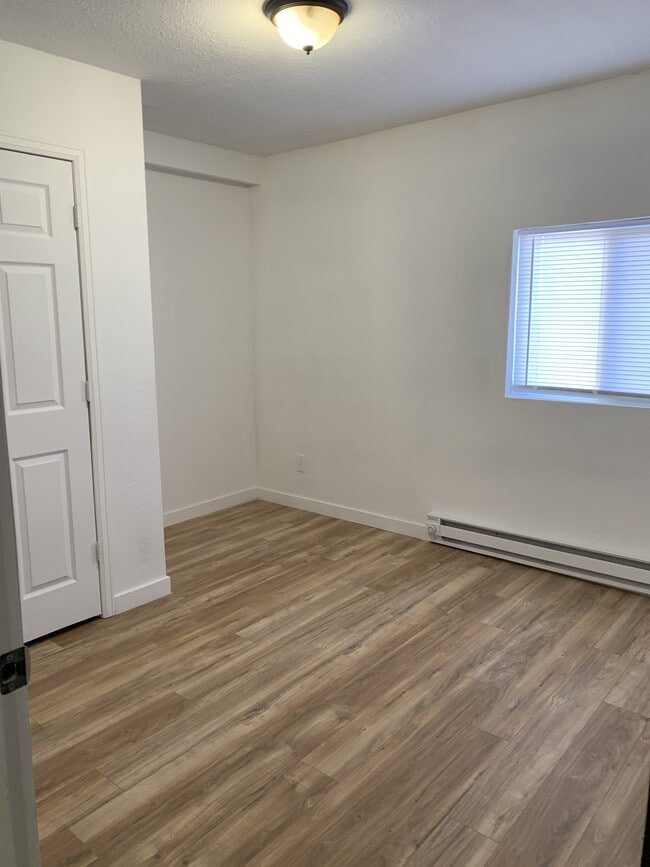 Building Photo - 3335 Fort Sanders Rd