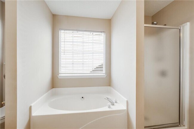 Building Photo - 4209 Zephyrhills Dr