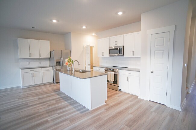 Building Photo - 1619 Manuka Ln