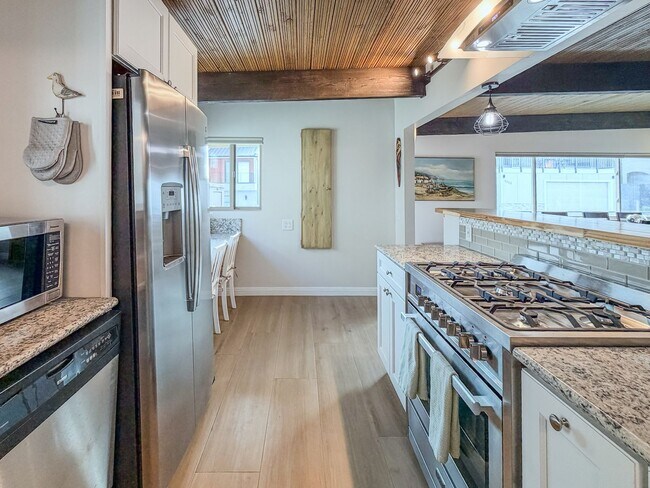 Building Photo - 1327D - The Sea Bum Sanctuary | 2 Bed 2 Ba...