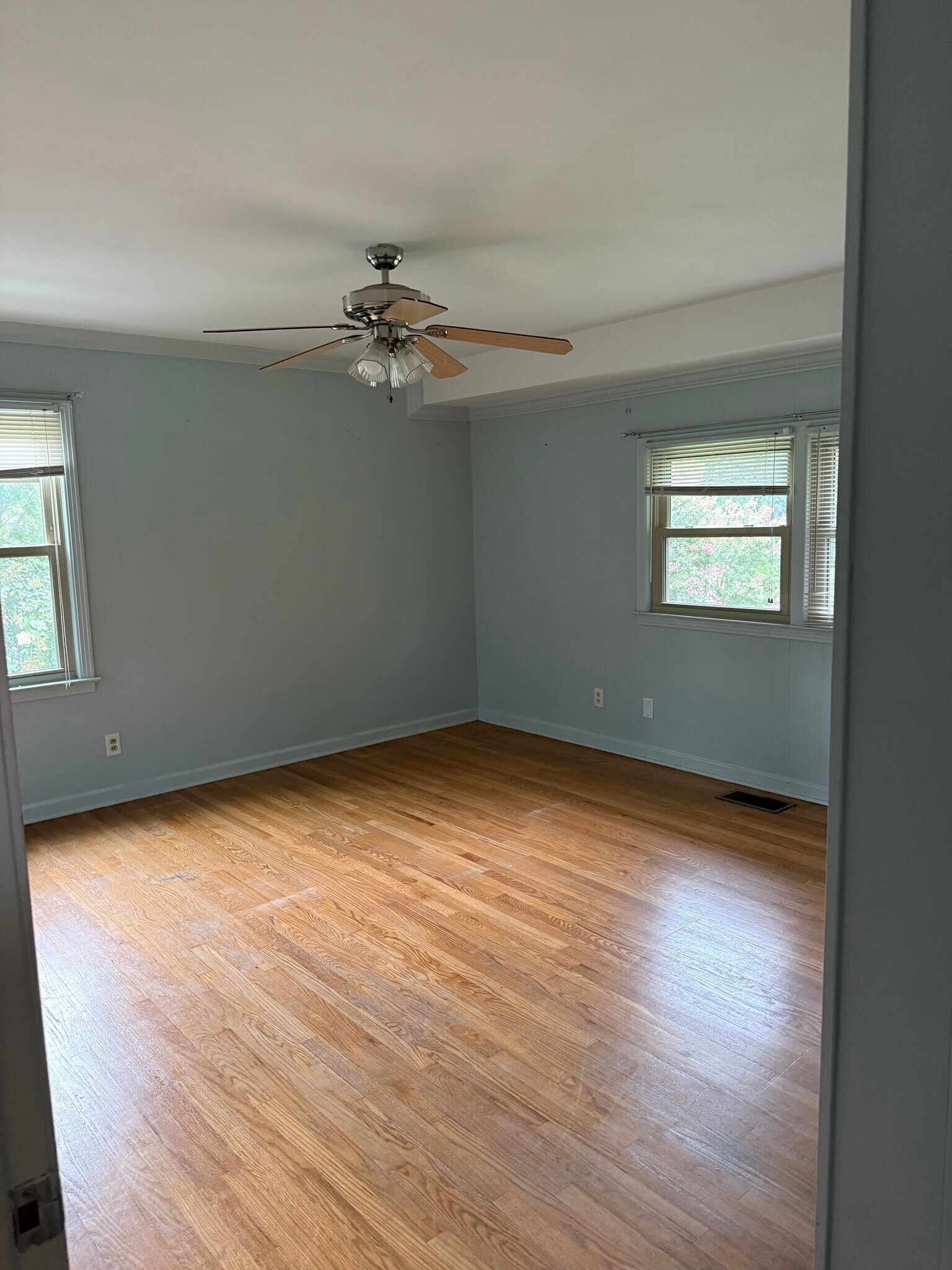 Building Photo - 212 White Oak St