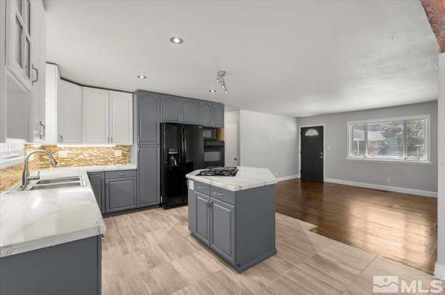 Building Photo - 990 Akard Dr