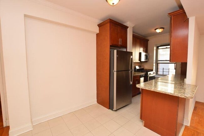 Building Photo - 63-33 98th Pl