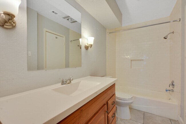 Building Photo - 6020 Westcreek Dr