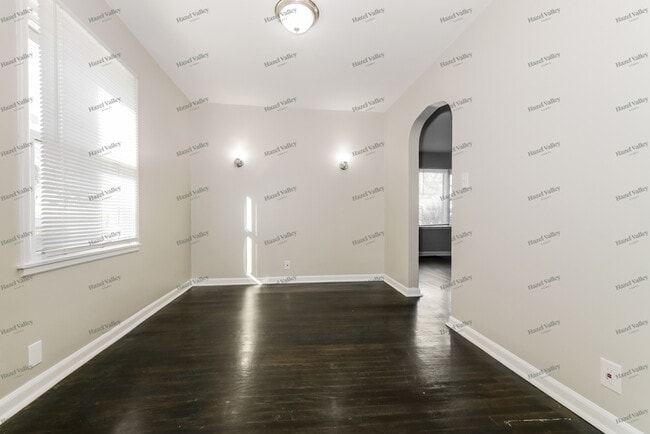 Building Photo - 3357 S Sterling Ave