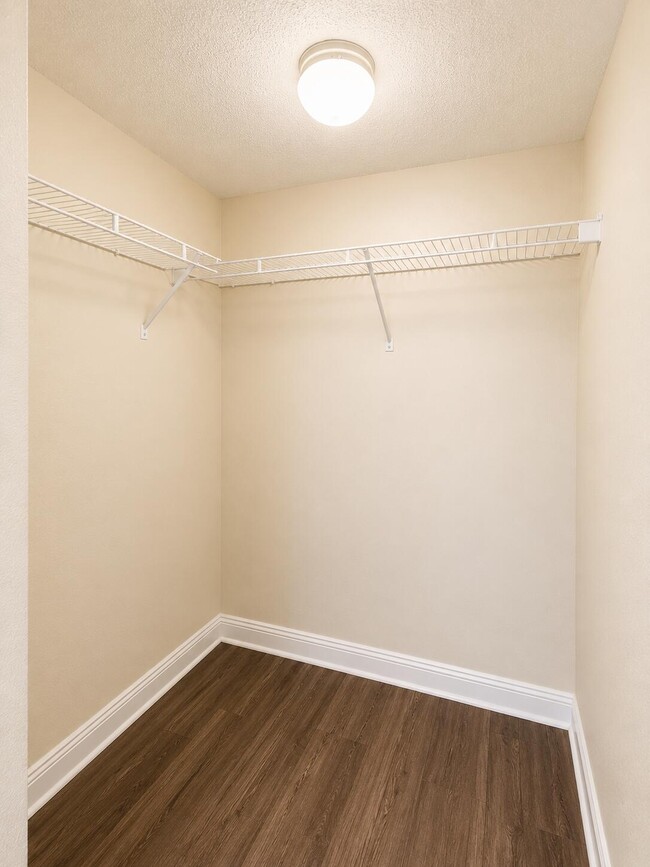 Building Photo - 4205 N University Dr