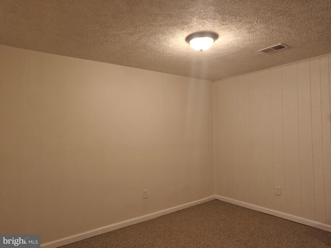 Building Photo - 6861 Brian Michael Ct