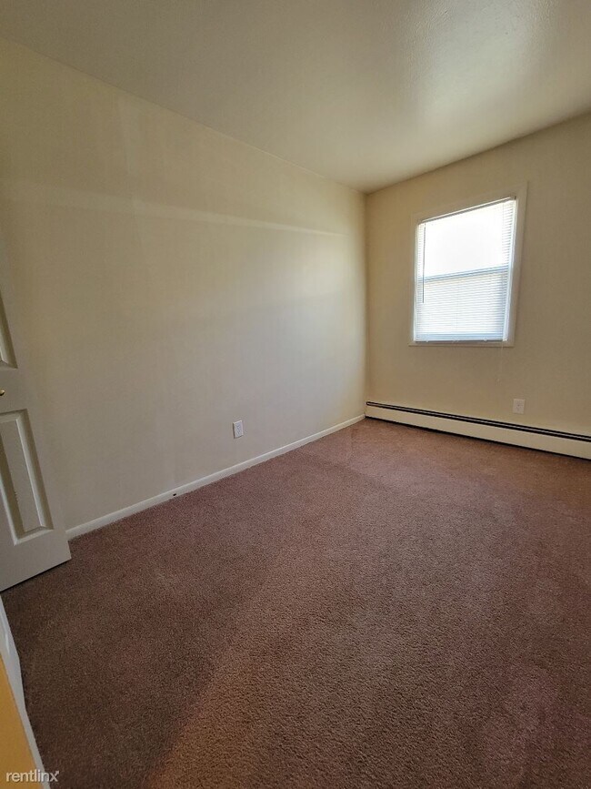 2 br, 1 bath Townhome Tecumseh Townhomes... 700 Waskin Dr Tecumseh