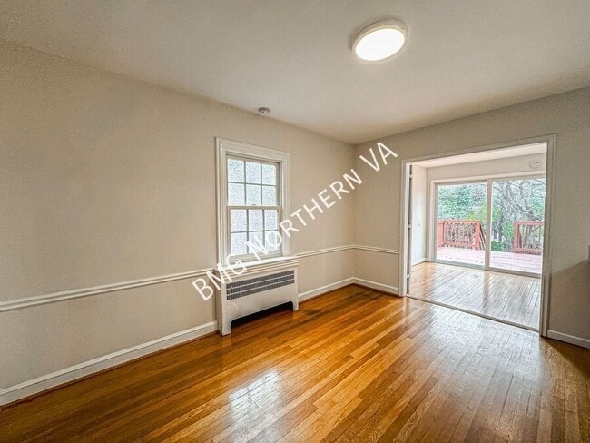 Building Photo - 4412 Volta Pl NW