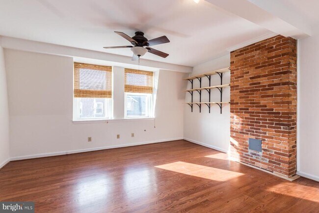 Building Photo - 4435 Sansom St
