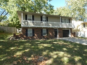 Building Photo - Beautifully Updated Property In North Kans...