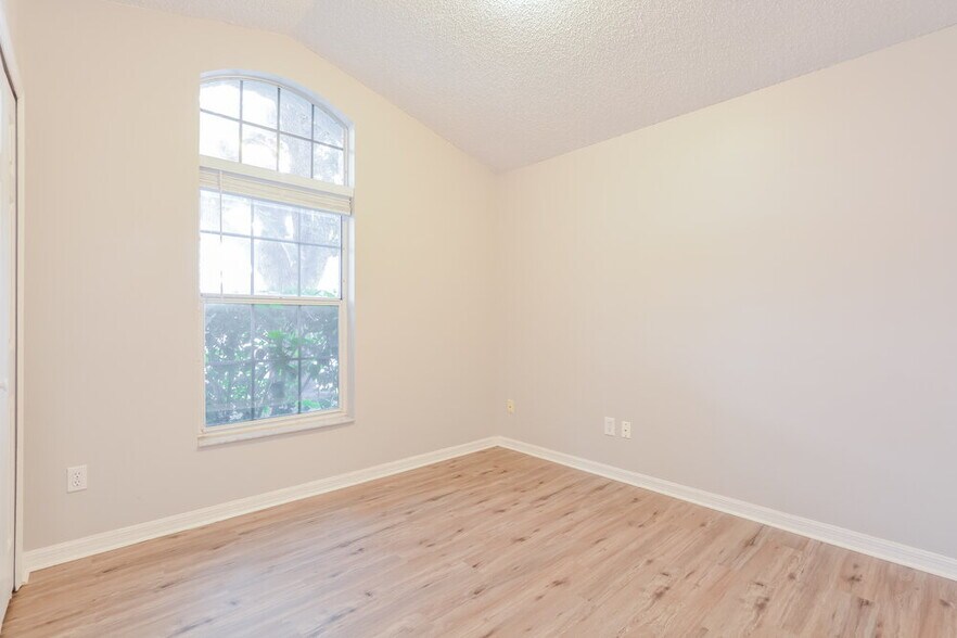 Building Photo - 8059 Birman St