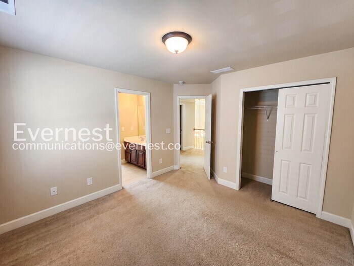 Building Photo - 1656 Danbury Parc Pl